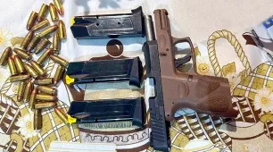 Polícia prende 8 pessoas envolvidas em venda de armas para facções criminosas