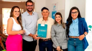 Prefeitura entrega mais de 190 aparelhos auditivos e promove inclusão social 