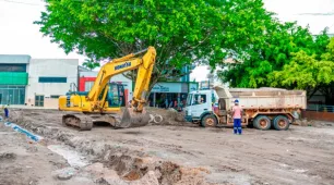 Prefeitura realiza obra de melhoria no sistema de drenagem na Massanori Nagao