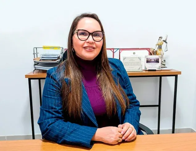 Presidente da Comissão em Defesa da Mulher fala sobre o Agosto Lilás em Teixeira de Freitas