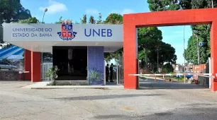 Professores das universidades estaduais da Bahia paralisam atividades