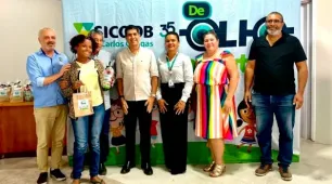 Projeto De Olho no Futuro beneficia estudantes da rede municipal com entrega de óculos em Mucuri