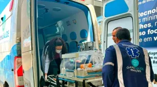 Recém-nascido é transferido de Mucuri por UTI aérea para Hospital Neonatal especializado
