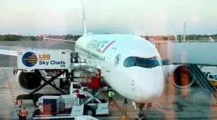Recepção de 350 passageiros marca início dos voos diretos entre Salvador e Paris