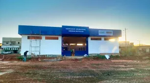 Reconstrução do mercado municipal de Itanhém entra na fase final de obras