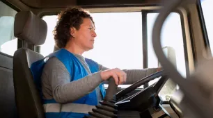 Suzano e Santa Clara abrem vagas para formação de condutoras de transporte coletivo