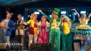 Teatro diverte público durante o “Sítio Está em Festa” em Teixeira de Freitas