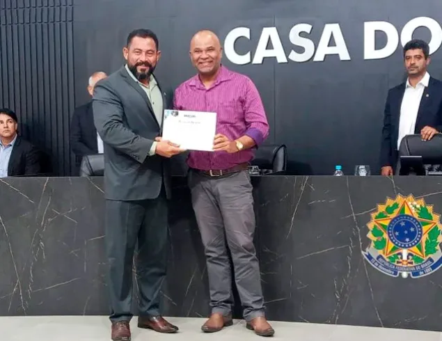 Vereador Sula entrega ao Município de Mucuri ‘Moção de Aplausos’ do Legislativo pela conquista histórica dos limites territoriais da Santa Clara